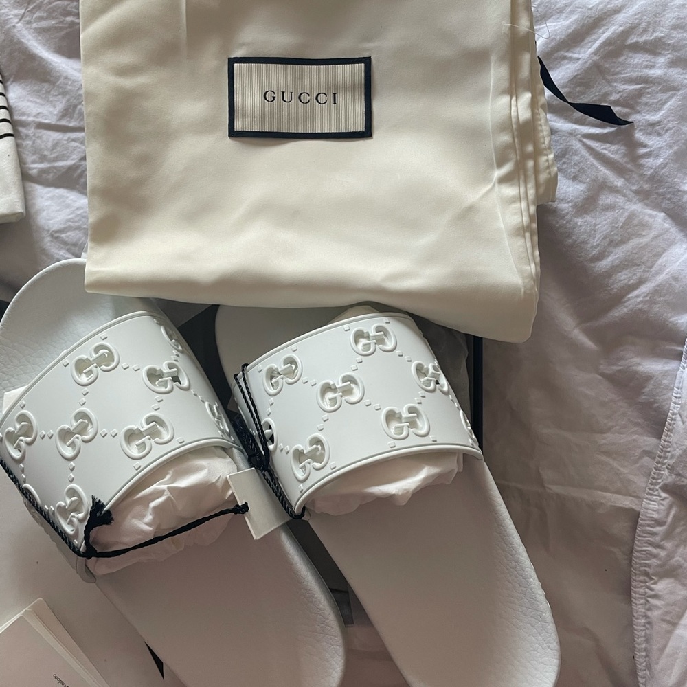 GUCCI SLIDES